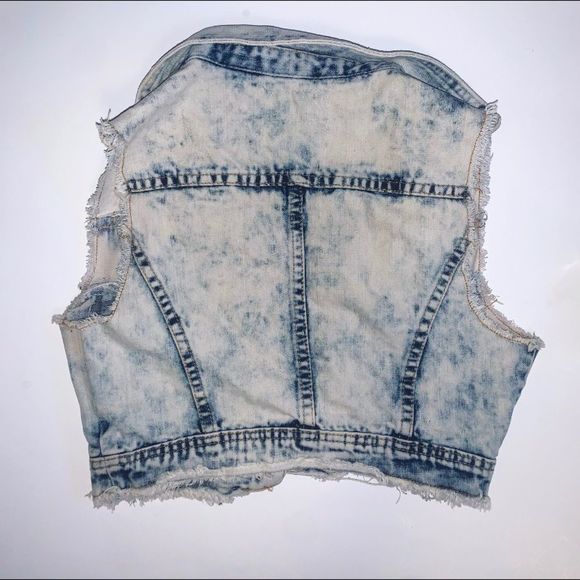 Blue notes | Distressed Cropped Jean Vest - Picture 3 of 5